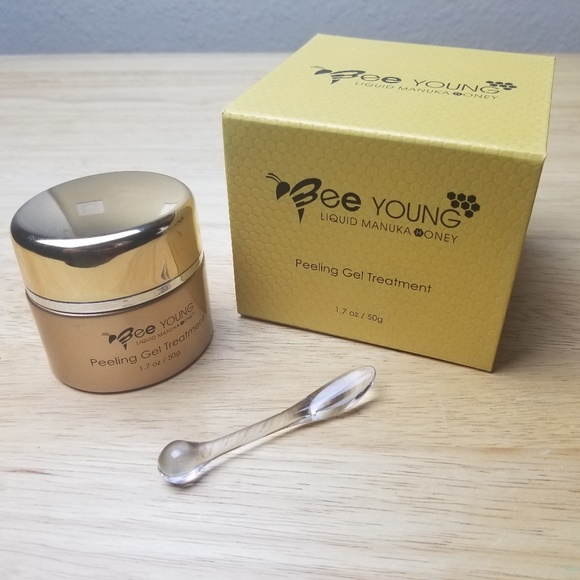 Bee Young Manuka Honey Peeling Gel Treatment